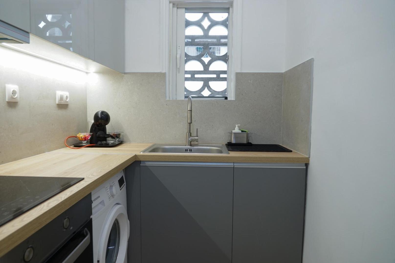 Comfy Studio Apartment Very Close To City Centre Афины Экстерьер фото