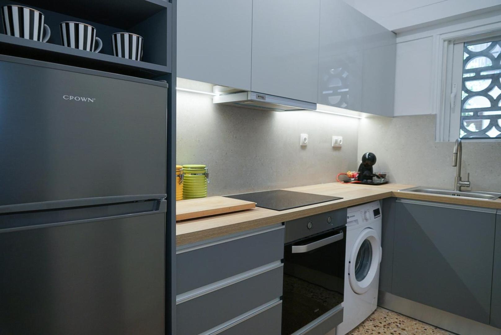 Comfy Studio Apartment Very Close To City Centre Афины Экстерьер фото