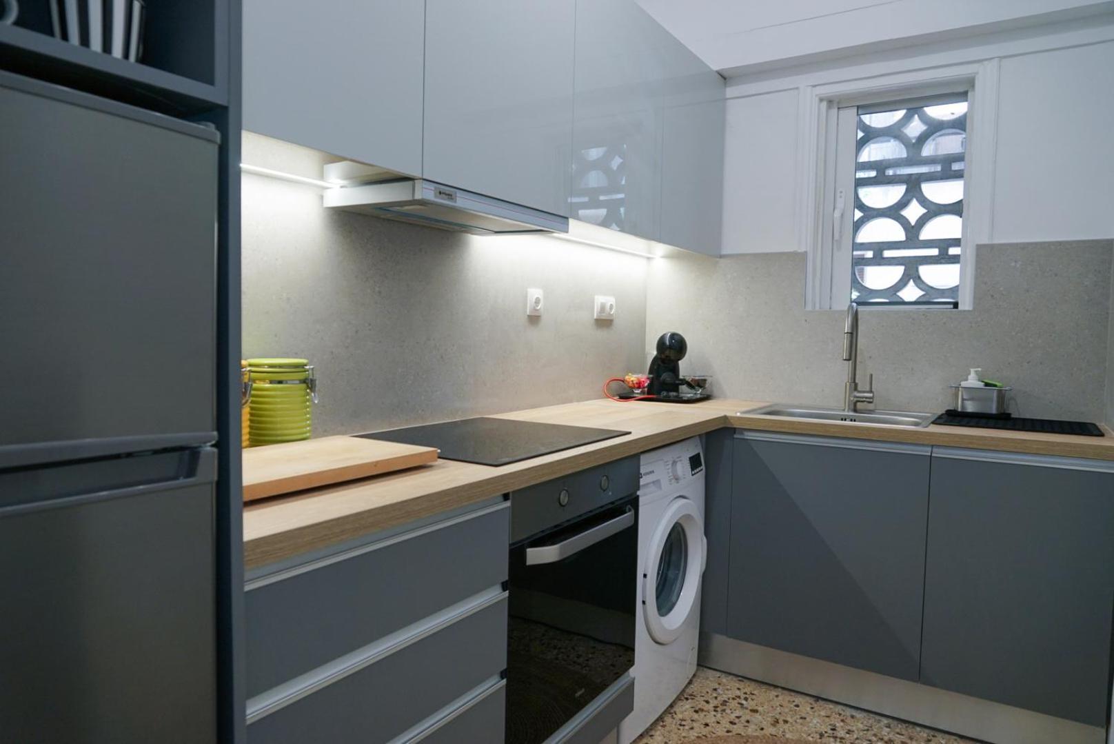 Comfy Studio Apartment Very Close To City Centre Афины Экстерьер фото