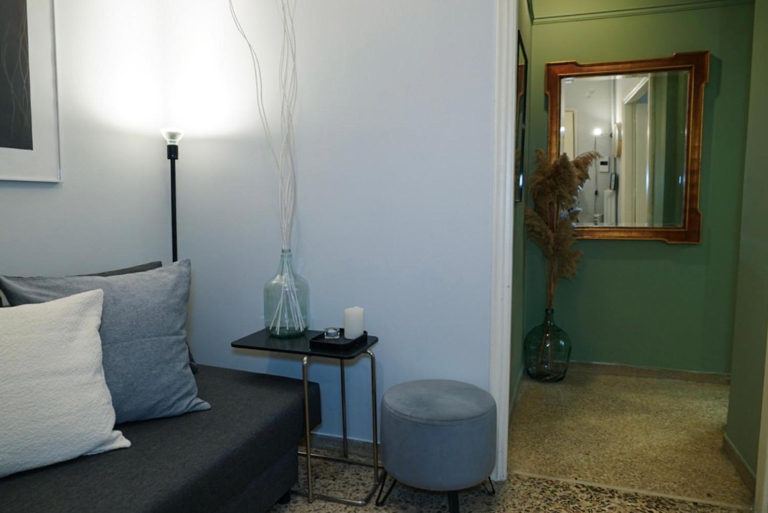 Comfy Studio Apartment Very Close To City Centre Афины Экстерьер фото